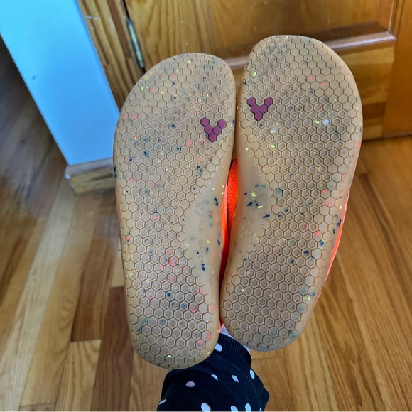 Vivo Barefoot Geo Racer Knit Womens
Molten Lava
Womens Size 8 (39L) - Picture 3 of 4